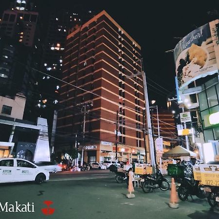 Makati Suites At Travelers Inn Makati City Exterior foto