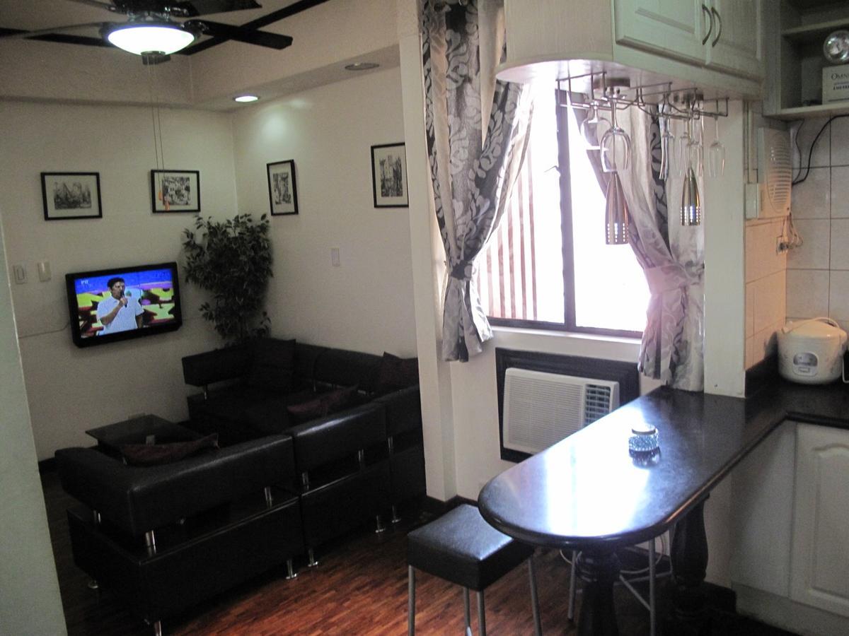 Makati Suites At Travelers Inn Makati City Exterior foto