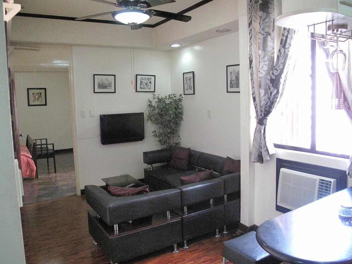 Makati Suites At Travelers Inn Makati City Exterior foto