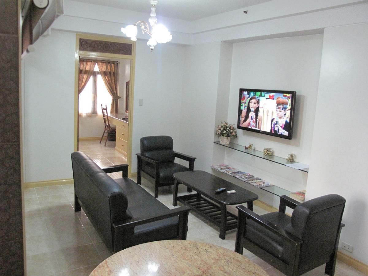Makati Suites At Travelers Inn Makati City Exterior foto