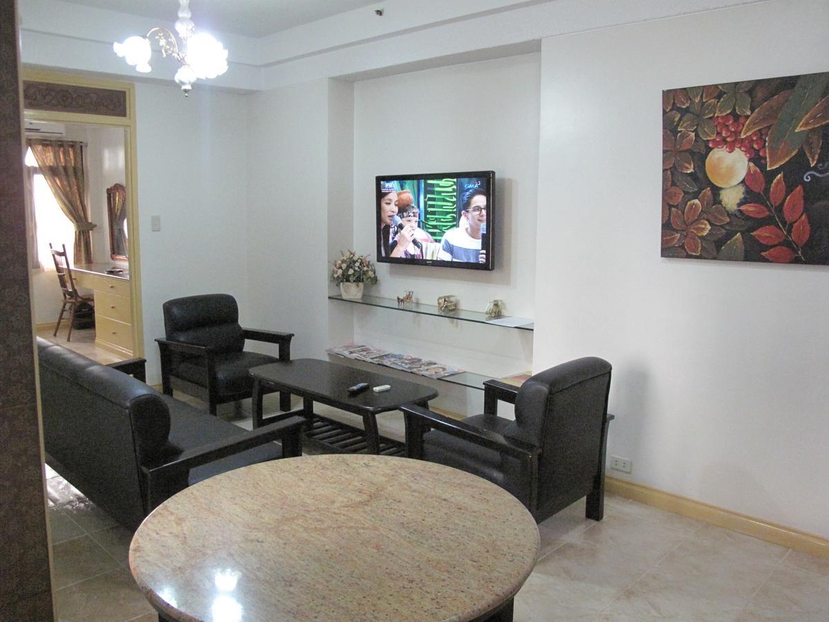 Makati Suites At Travelers Inn Makati City Exterior foto