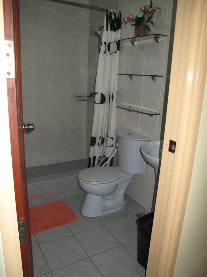 Makati Suites At Travelers Inn Makati City Exterior foto